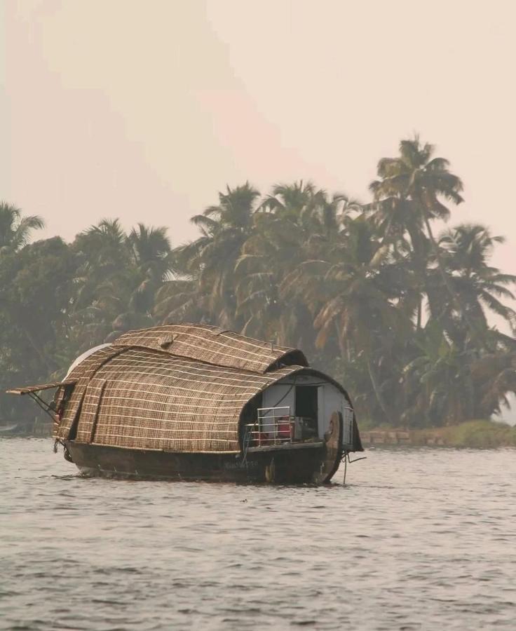 Rajatheeram Beach Homestay & Backwater Cruise Alleppey Alappuzha Kültér fotó