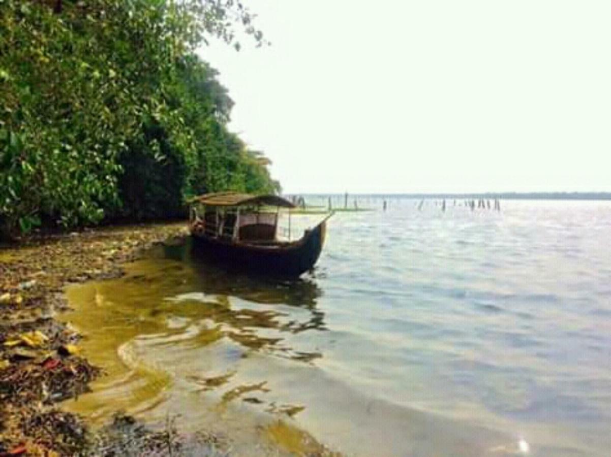 Rajatheeram Beach Homestay & Backwater Cruise Alleppey Alappuzha Kültér fotó